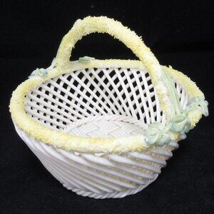 Share Belleek Porcelain Basket Strand Woven Easter Shamrock Clover 8th Mark #225